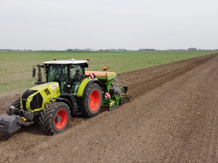 CLAAS ARION 660 trafił do zwycięzcy Wyzwania CEMOS